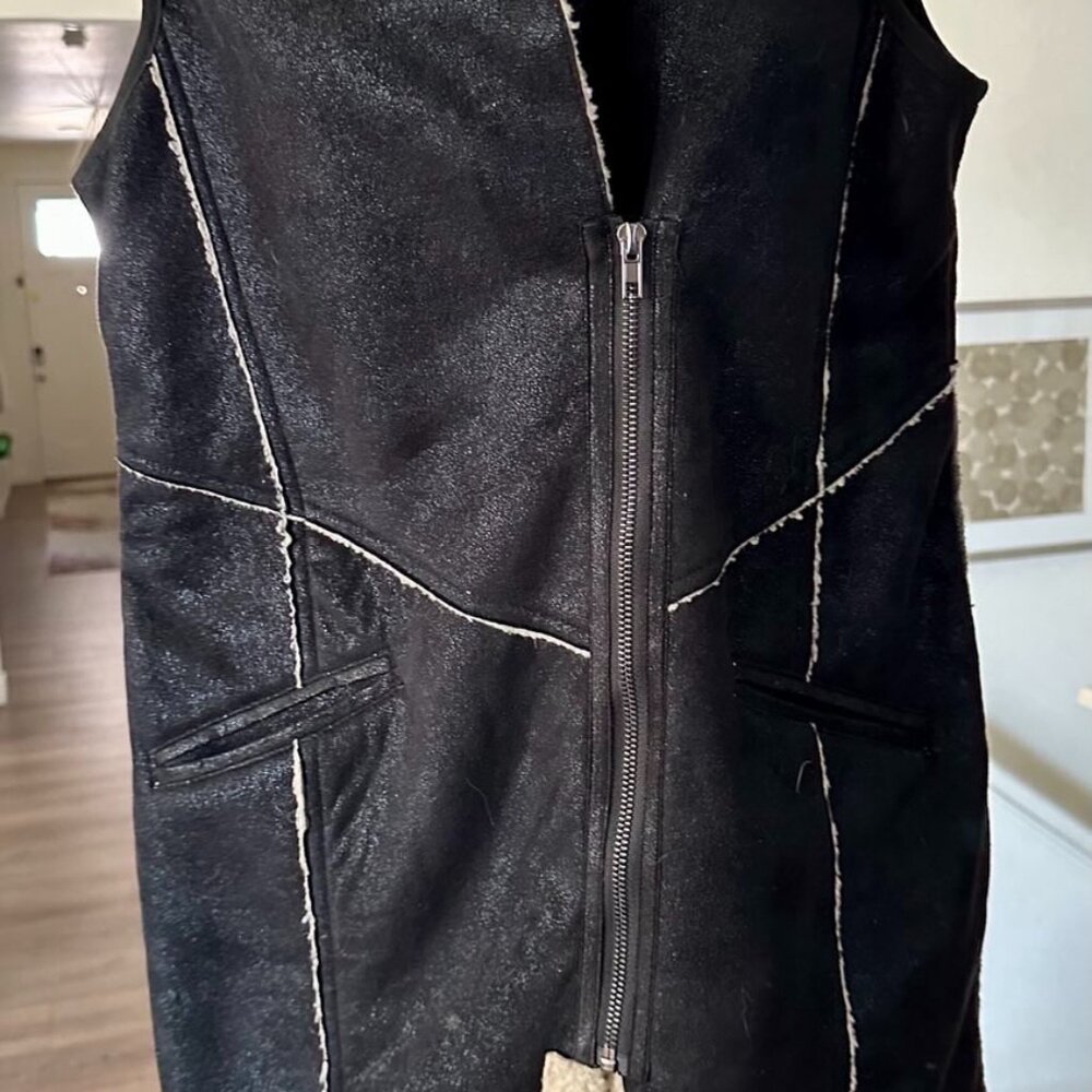A.Gain Faux Shearling Zip Front Vest Black Cream S/M
